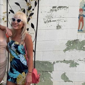 Cute summer/spring floral tight dress